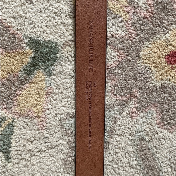 Banana Republic brown/dark tan Leather Belt with Silver Buckle - Picture 2 of 3